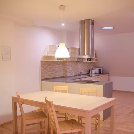 Old Town Apartment *